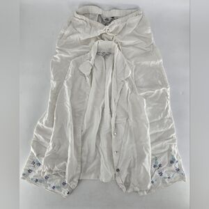 Elegant White Women's Pajama Set with Floral Accents